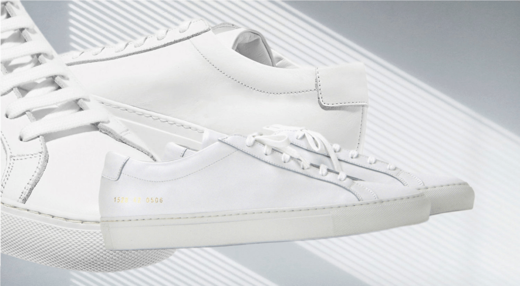 近年來最流行的小白鞋樣式還是以經典素面款為主／圖取自 ARTIFACTS 官網
